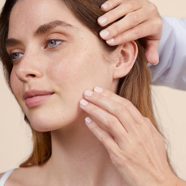 AVÈNE HYDRANCE BB RICA CREMA HIDRATANTE CON COLOR SPF30 (40ml)