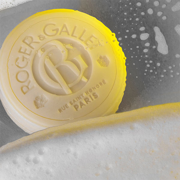 ROGER&GALLET TWIST BARRA LIMPIADORA 3 EN 1 CUERPO, CARA Y CABELLO (100G)